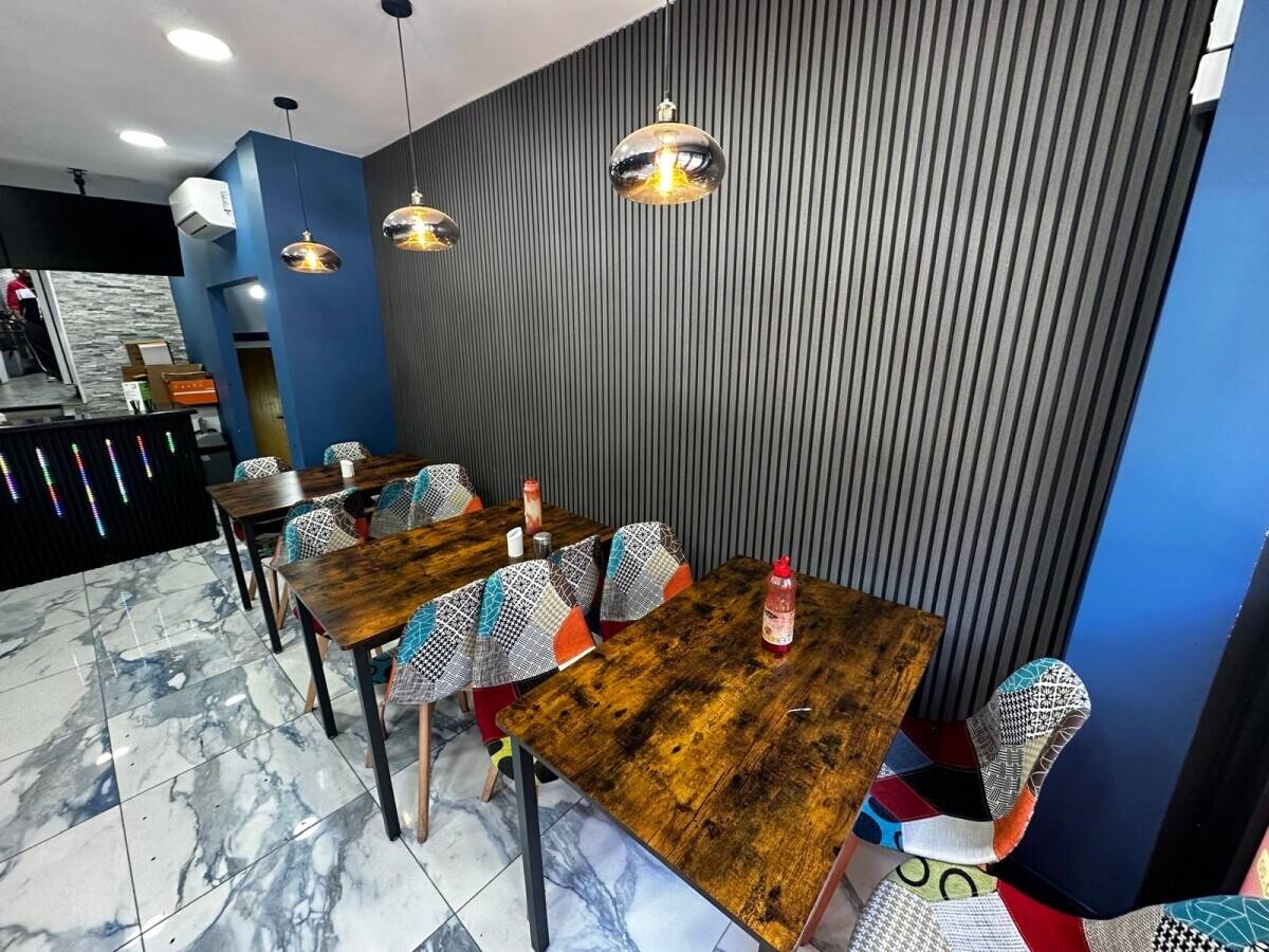 Modern Equipped Takeaway Shop on Edgware Road For Sale Photo 4