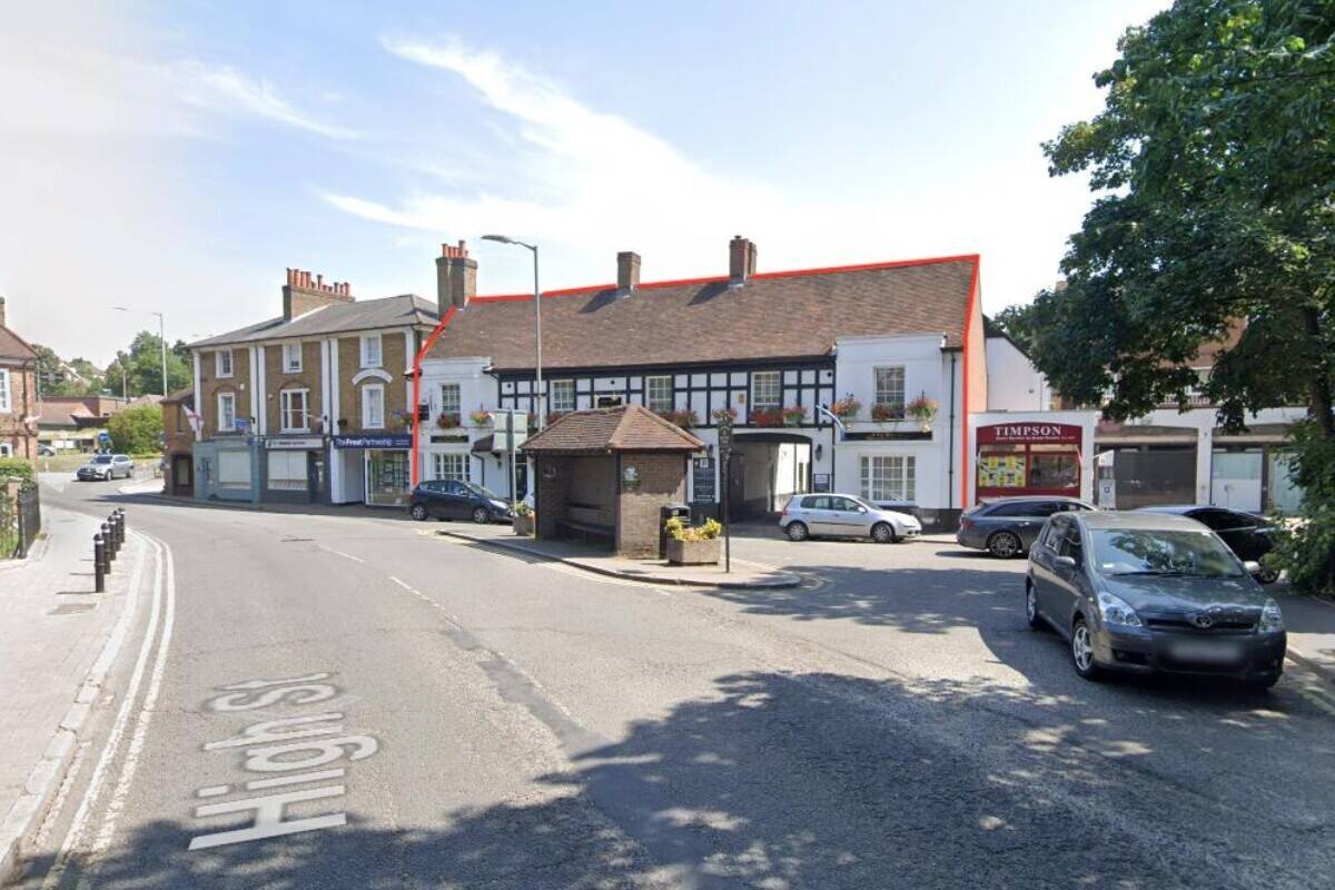 Freehold Restaurant & Aparthotel for Sale in Buckinghamshire