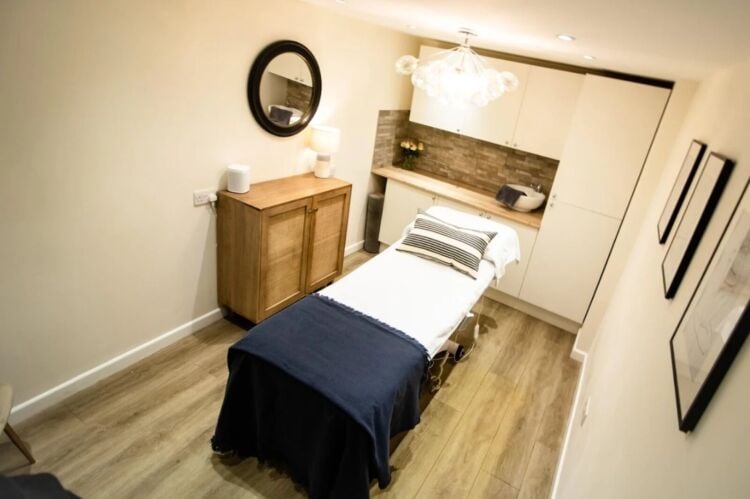 Established Beauty Salon - Ivybridge Photo 4