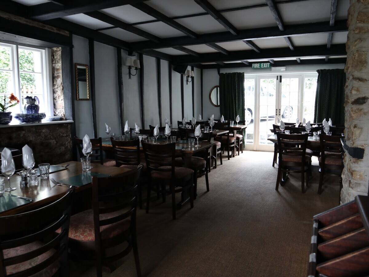 DEVON/SOMERSET BORDER - DESTINATION FREE HOUSE ON MAJOR TRUNK ROAD Photo 4