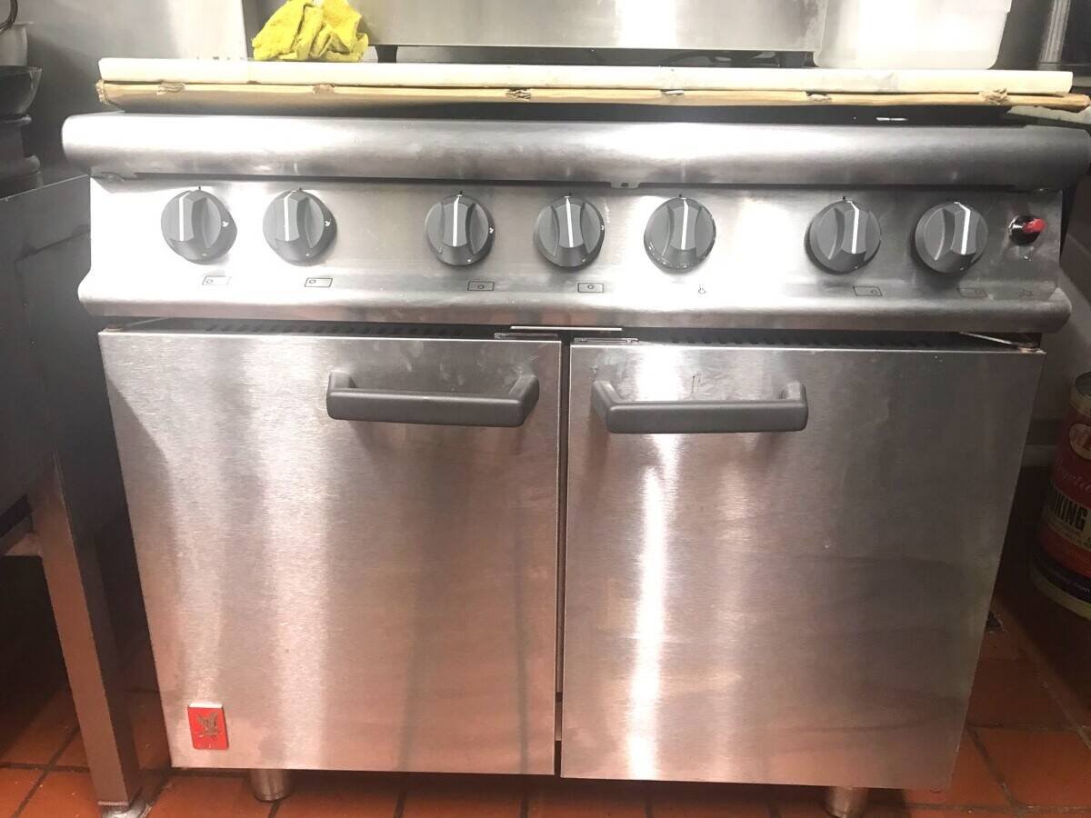 Chinese Restaurant/Takeaway for Sale in City of London with 22 Years Lease