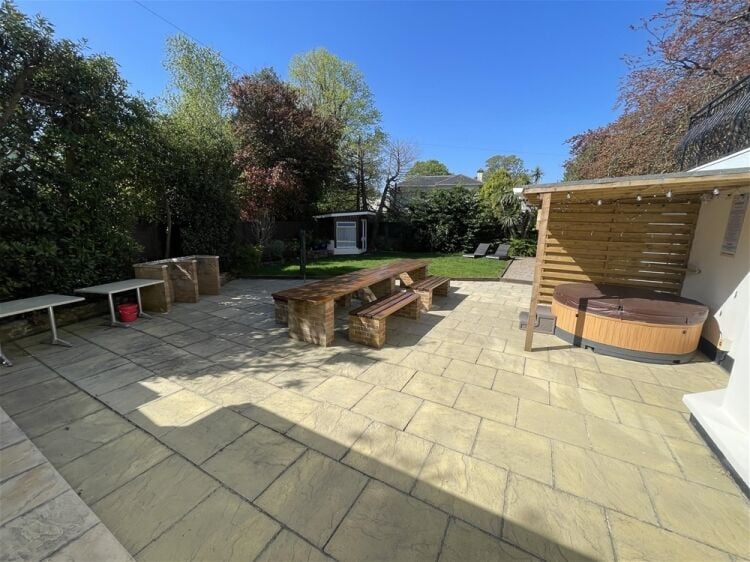 Detached 8-Bed Holiday Villa with Luxurious Owners Accommodation For Sale in Torquay Photo 4