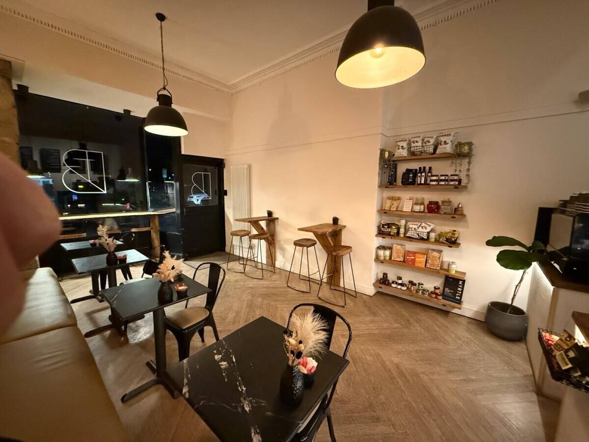 An immaculate Coffee Shop in Bruntsfield, Edinburgh  (Ref 1745) Photo 4