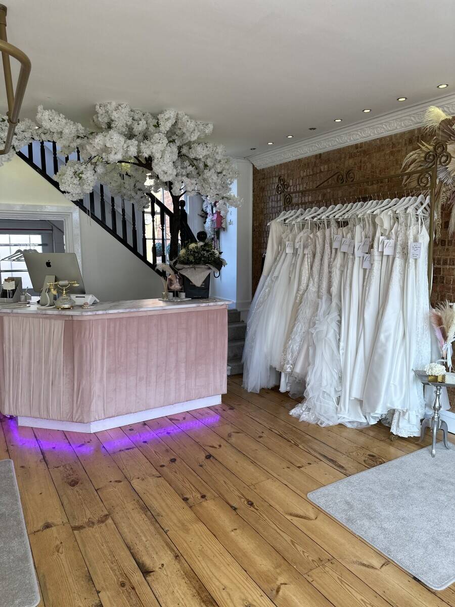 Stunning Established Bridal Boutique In Billericay High Street Photo 4