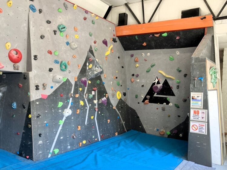 INDOOR CLIMBING/BOULDERING CENTRE with CAFÉ