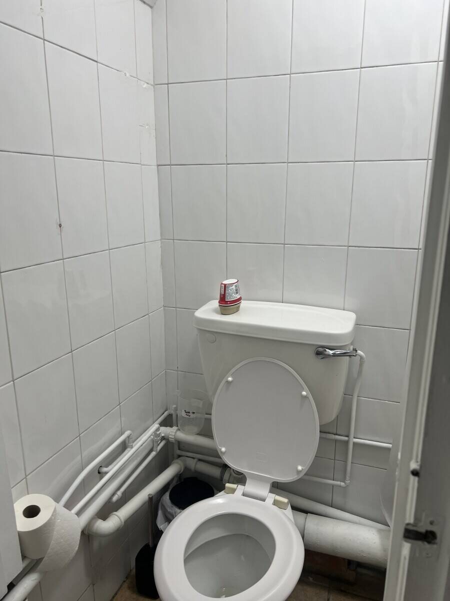 Chinese Takeaway for sale Great Location and loyal customer base Photo 4