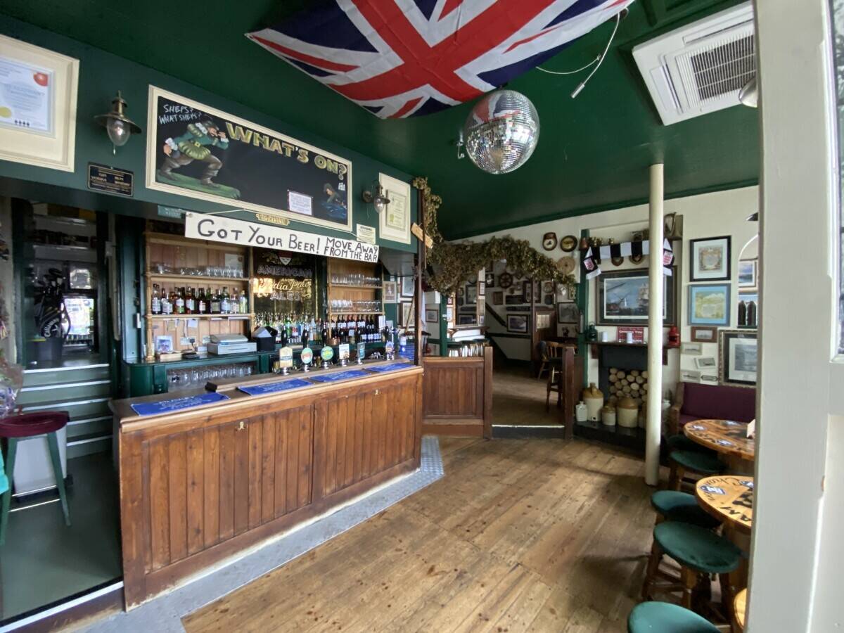 Wet led Freehouse pub for sale in Faversham Kent