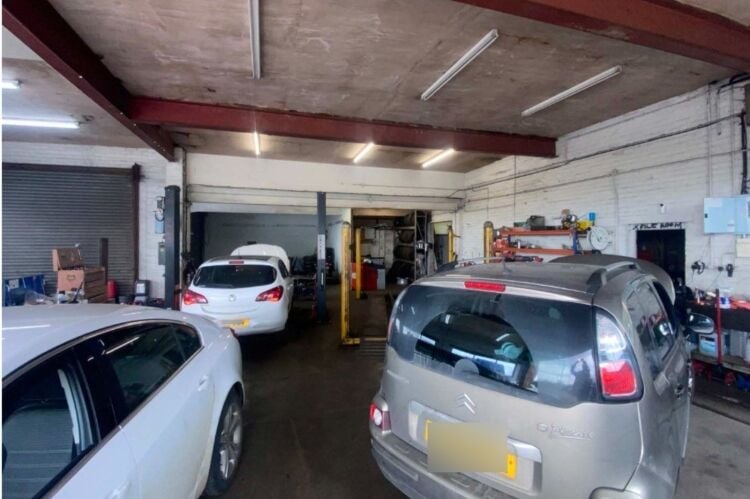 Established Garage - Halsham