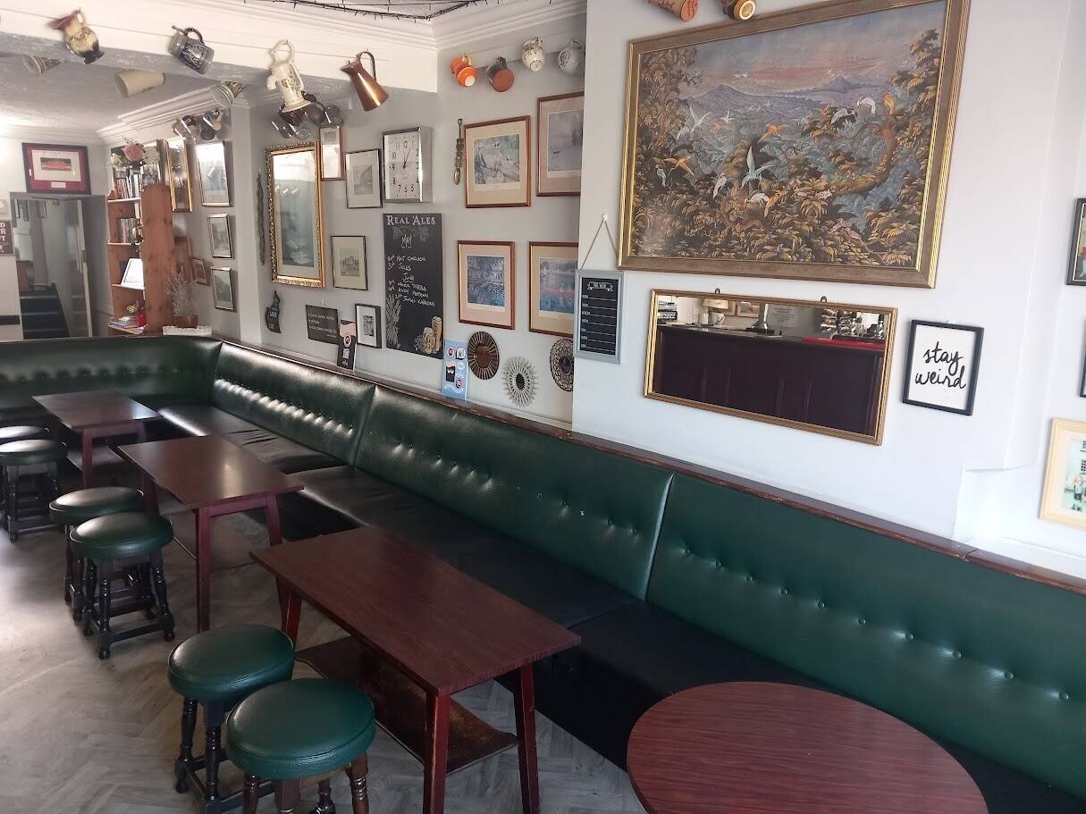 GWENT - POPULAR VILLAGE LOCALS' FREEHOUSE Photo 4