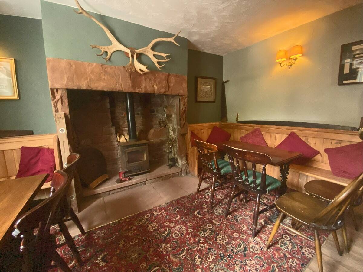 LOWER EDEN VALLEY - TRADITIONAL VILLAGE PUBLIC HOUSE WITH 2 BEDROOM HOLIDAY COTTAGE