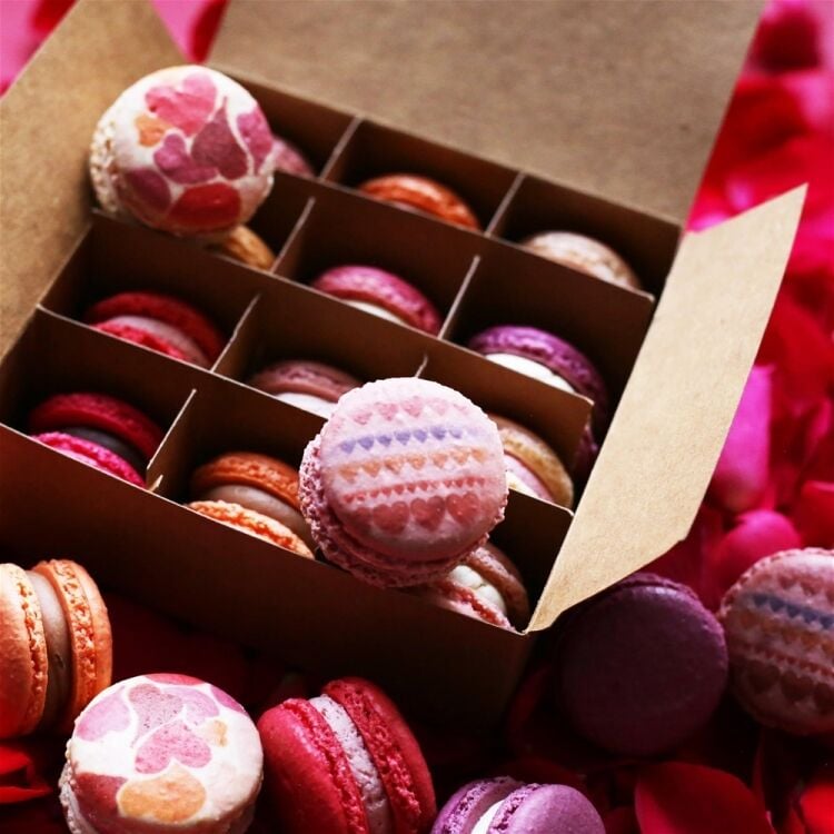 AWARD-WINNING ARTISAN MACARON BRAND WITH STRONG REPEAT BUSINESS