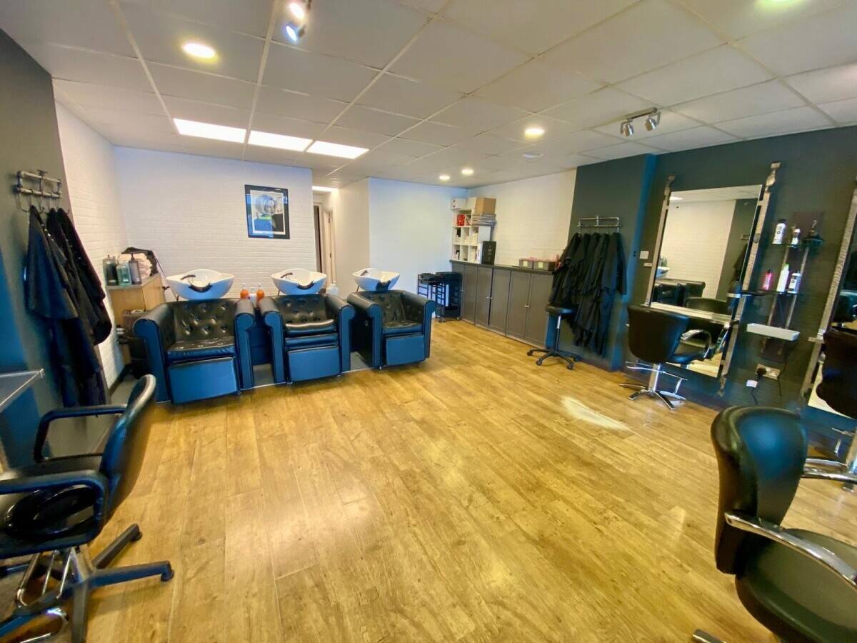 ESTABLISHED AND ATTRACTIVE HAIR SALON, THE CREATIVE HAIR COMPANY, VICAR'S CROSS, CHESTER, FOR SALE