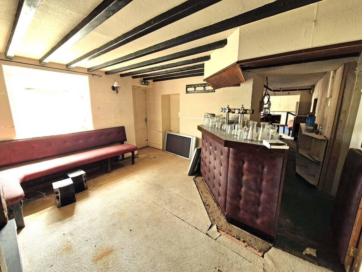 FLINTSHIRE - CLOSED VILLAGE PUBLIC HOUSE