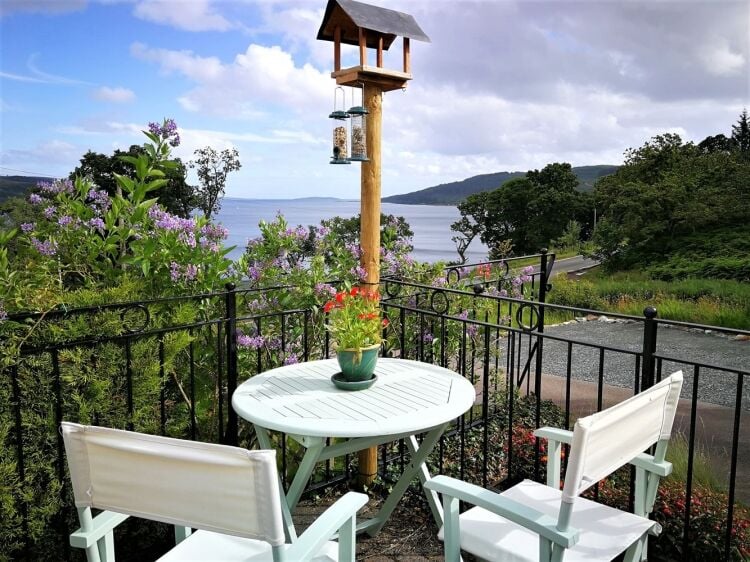 6 Bed Charming Bed & Breakfast Photo 4