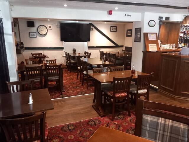 SOUTH WALES - WELL-ESTABLISHED AND HIGHLY PROFITABLE PUBLIC HOUSE WITH FOOD-LED BUSINESS