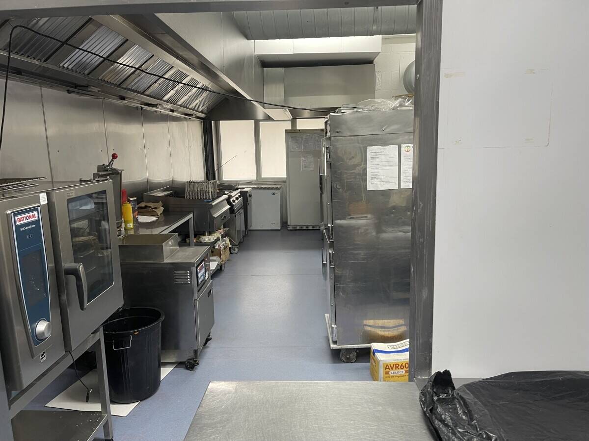 Excellent location dark kitchens for sale - VERY SPACIOUS