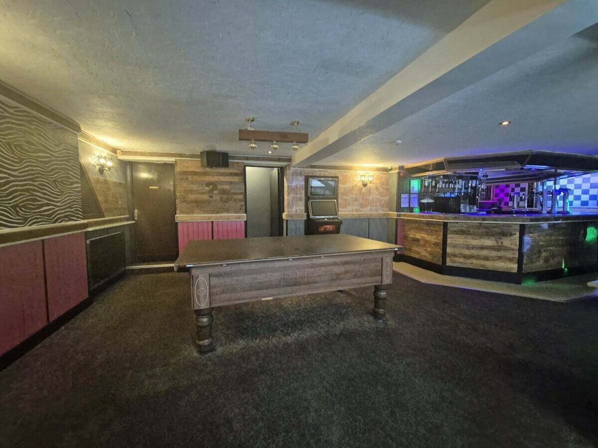 LANCASHIRE -MORECOMBE TOWN CENTRE BAR OFFERING DEVELOPMENT OPPURTUNITY Photo 4