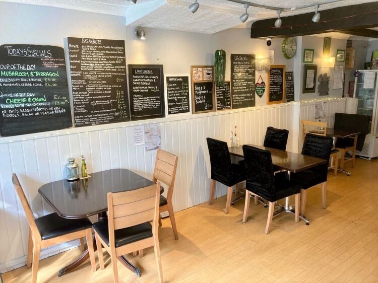 COFFEE SHOP/CAFÉ