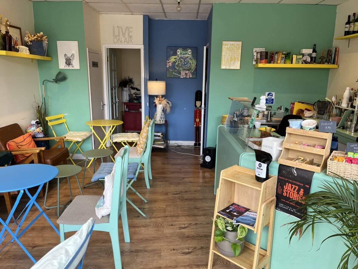 Turnkey Jazz Café & Wine Bar for Sale in Raynes Park – Fully Licensed, 9-Year Lease Photo 5