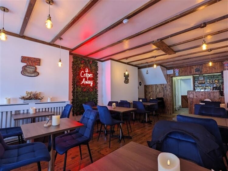 A LICENSED CITY CENTRE CAFÉ