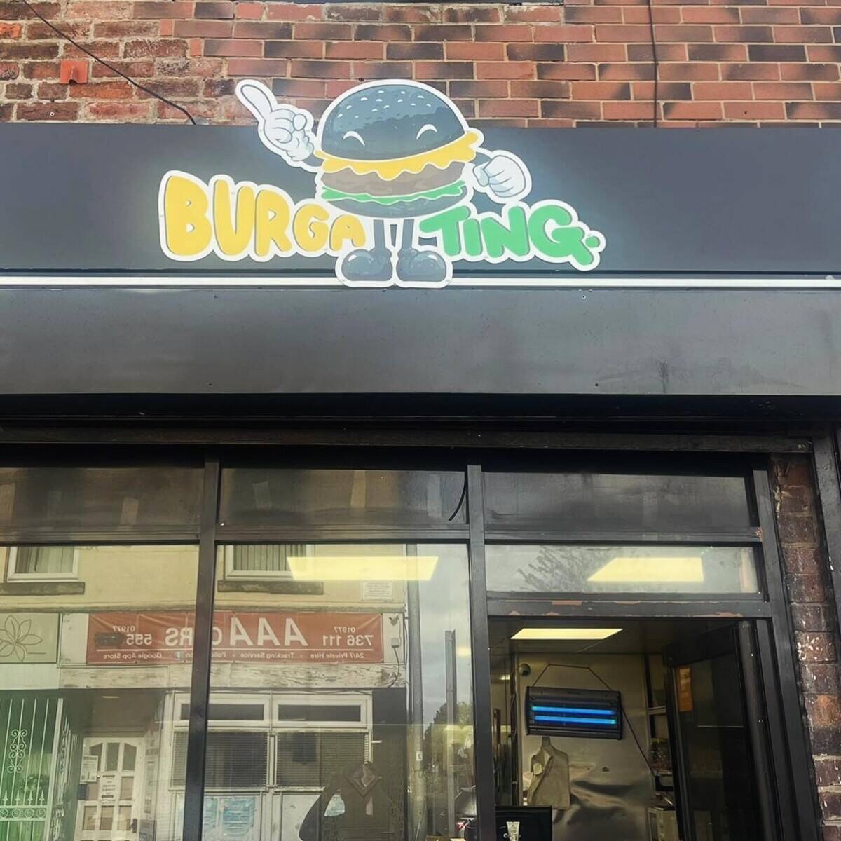 BURGATING PERI PERI &ndash; A WELL-ESTABLISHED TAKEAWAY IN CASTLEFORD TOWN CENTRE