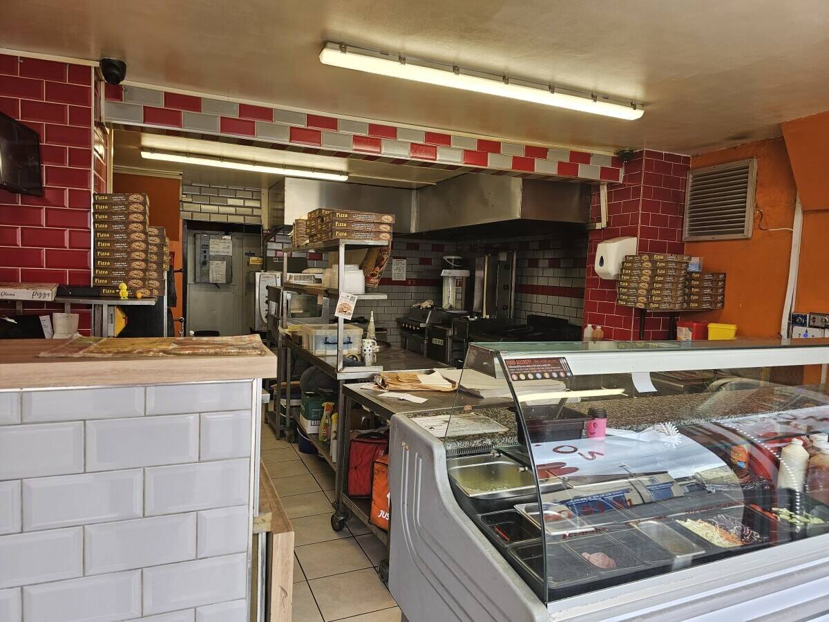 Pizza and peri peri chicken takeaway 
