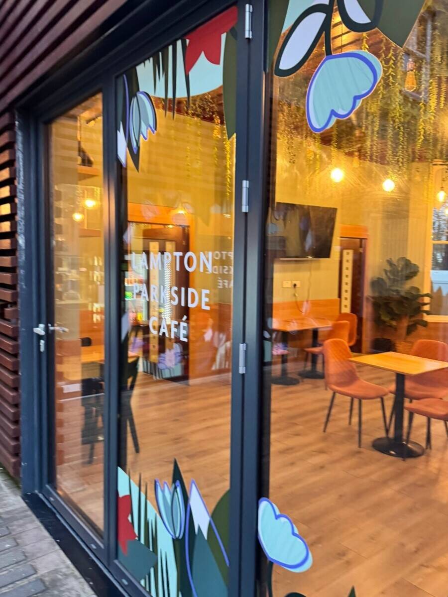 Charming Lampton Parkside Café for Sale – Prime Location & Turnkey Opportunity Photo 4