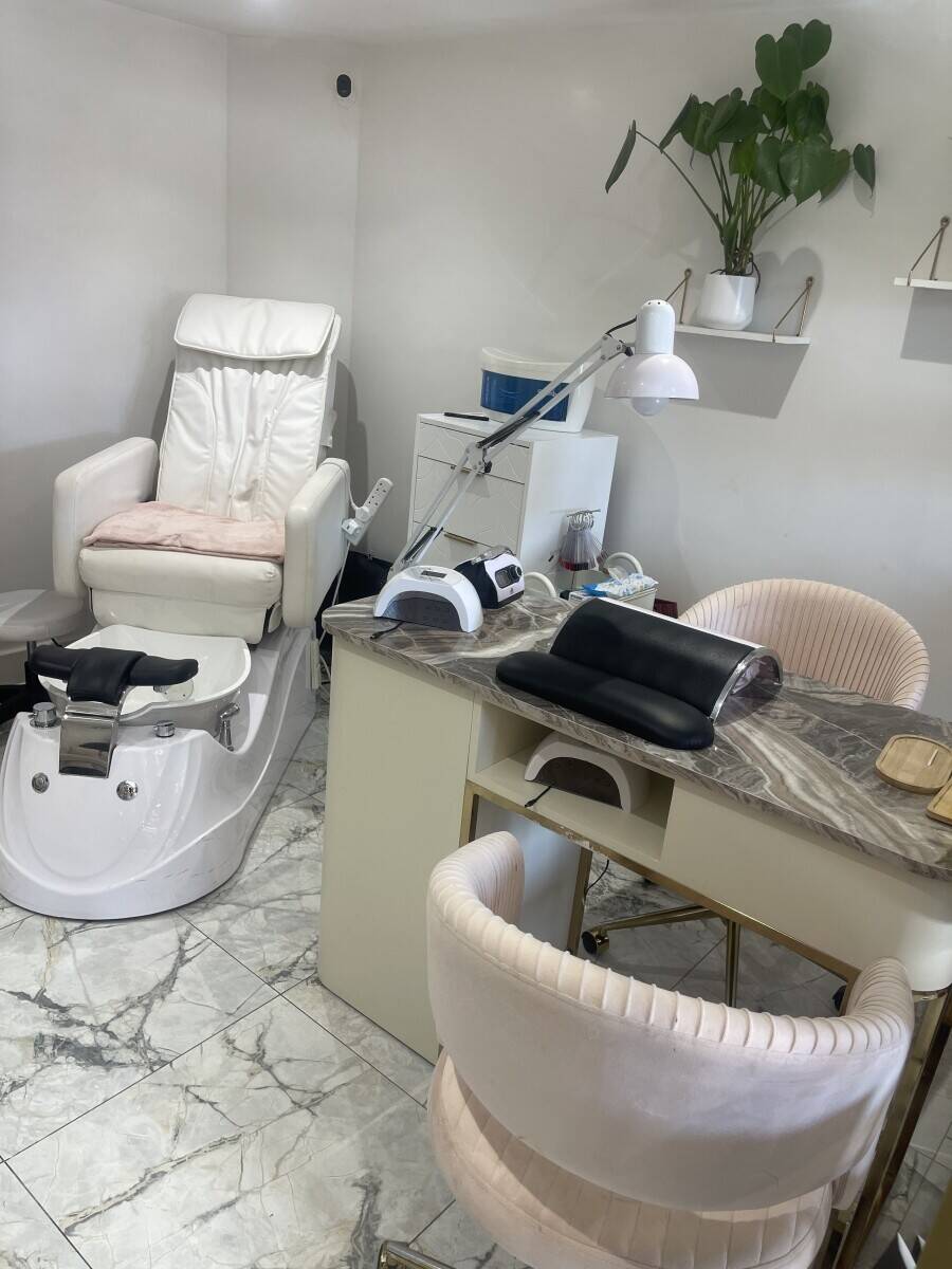 Freya hair studio and beauty in Hounslow Photo 4