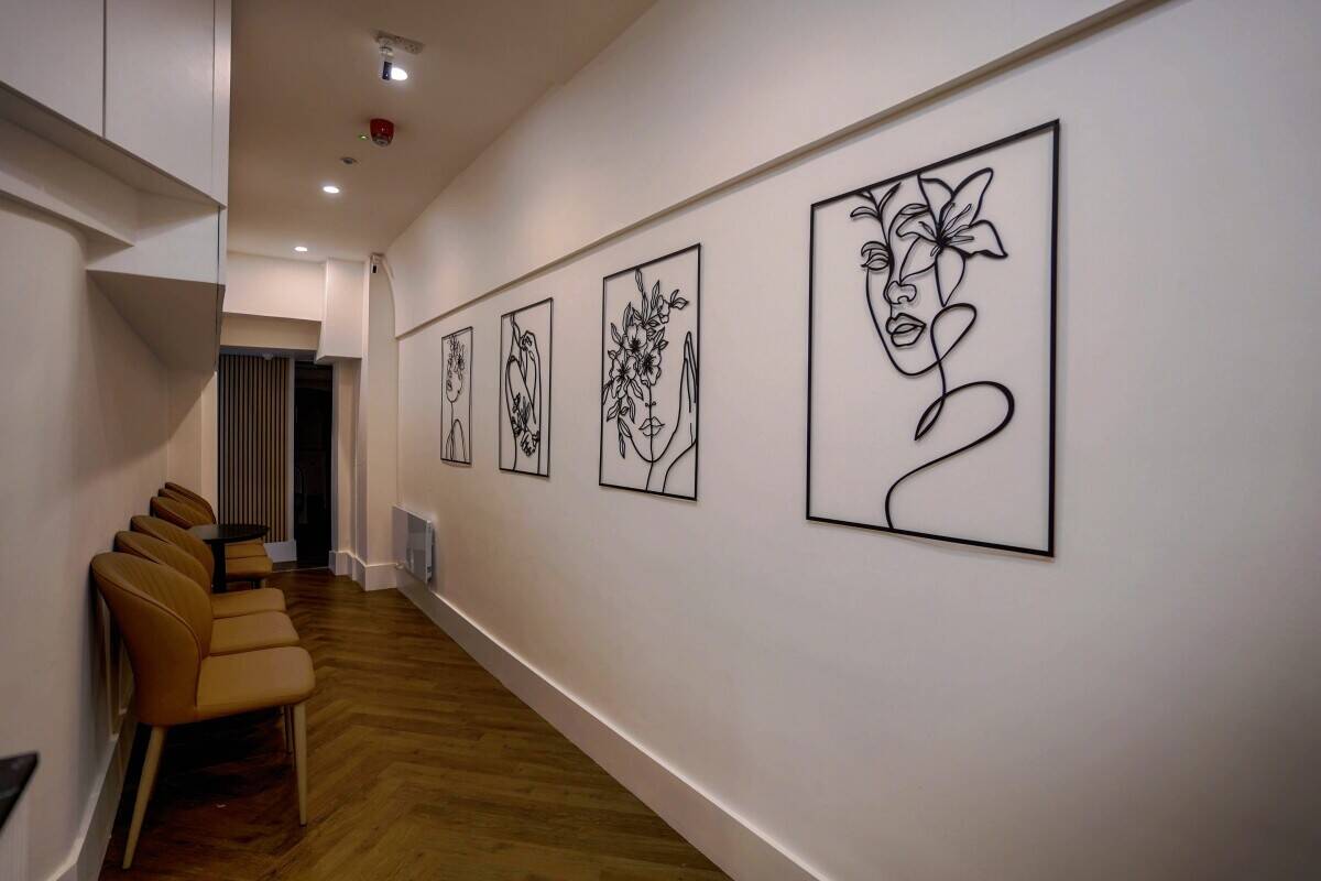 Clinic Room in Marylebone - Low Rent - High Growth Potential Photo 4