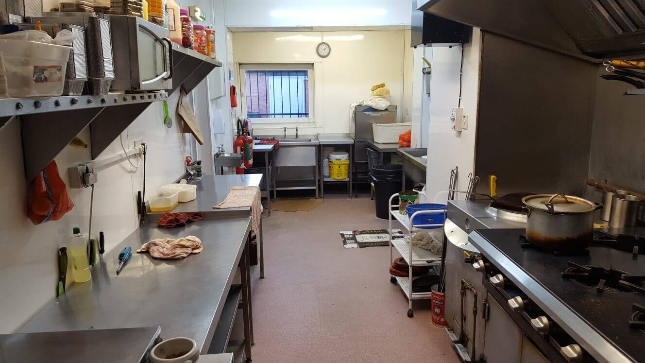 Indian restaurant for sale in Newcastle upon Tyne with 3 bed room flat