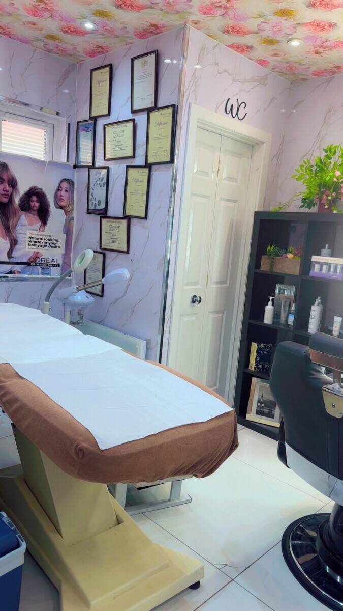Nails, hair and beauty salon for sale Photo 5