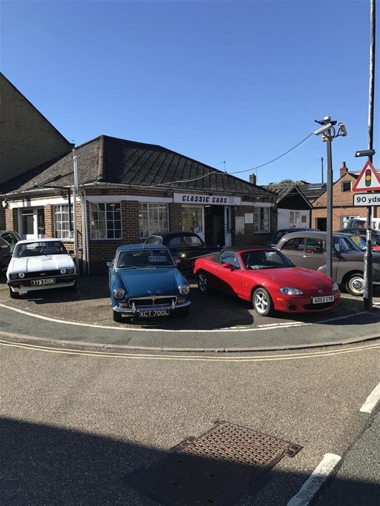 CLASSIC CAR SALES & RESTORATION CENTRE IN PETERBOROUGH Photo 4
