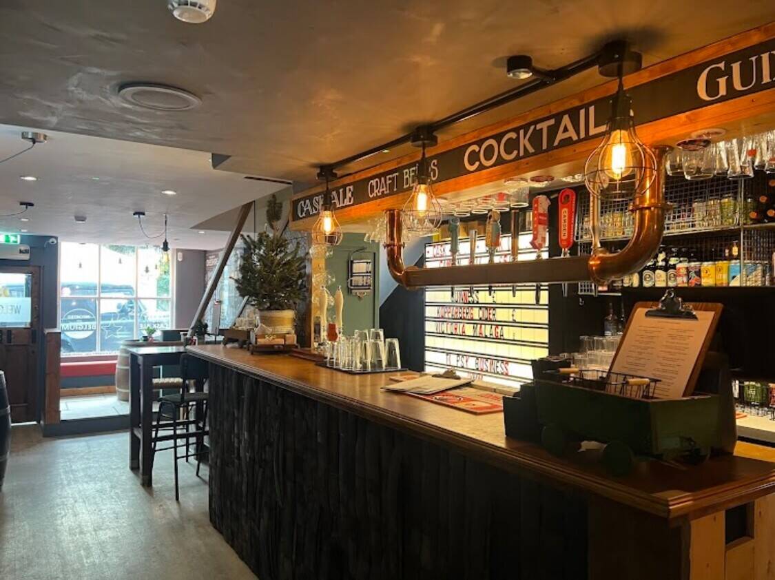Established Bar for sale location in Lymm Cheshire. Photo 4