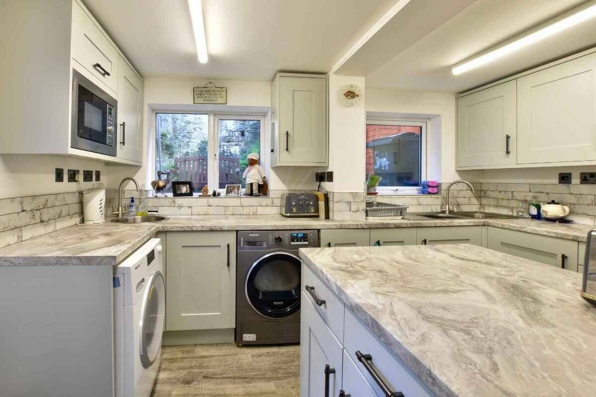 A Beautifully Presented 5 Bedroom 'Wow Factor' Guest House with Exceptional Forward Bookings