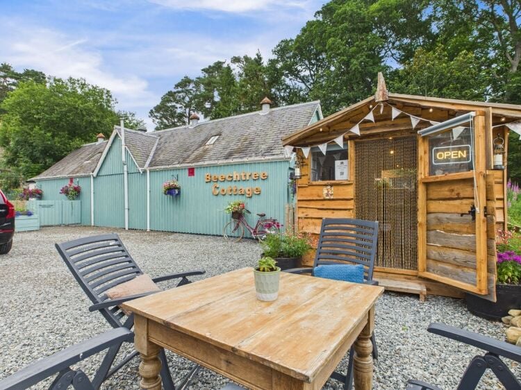 Charming Perthshire cottage with flexible business potential Photo 4