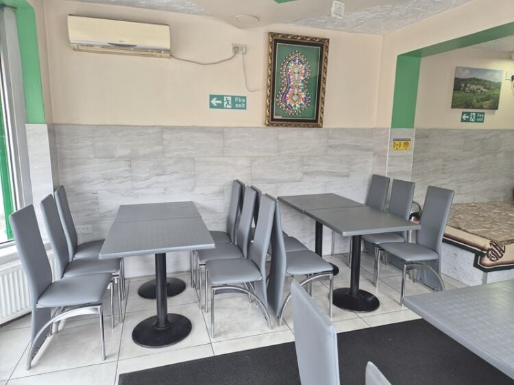Spice Up Your Future with This Thriving Restaurant in Slough!