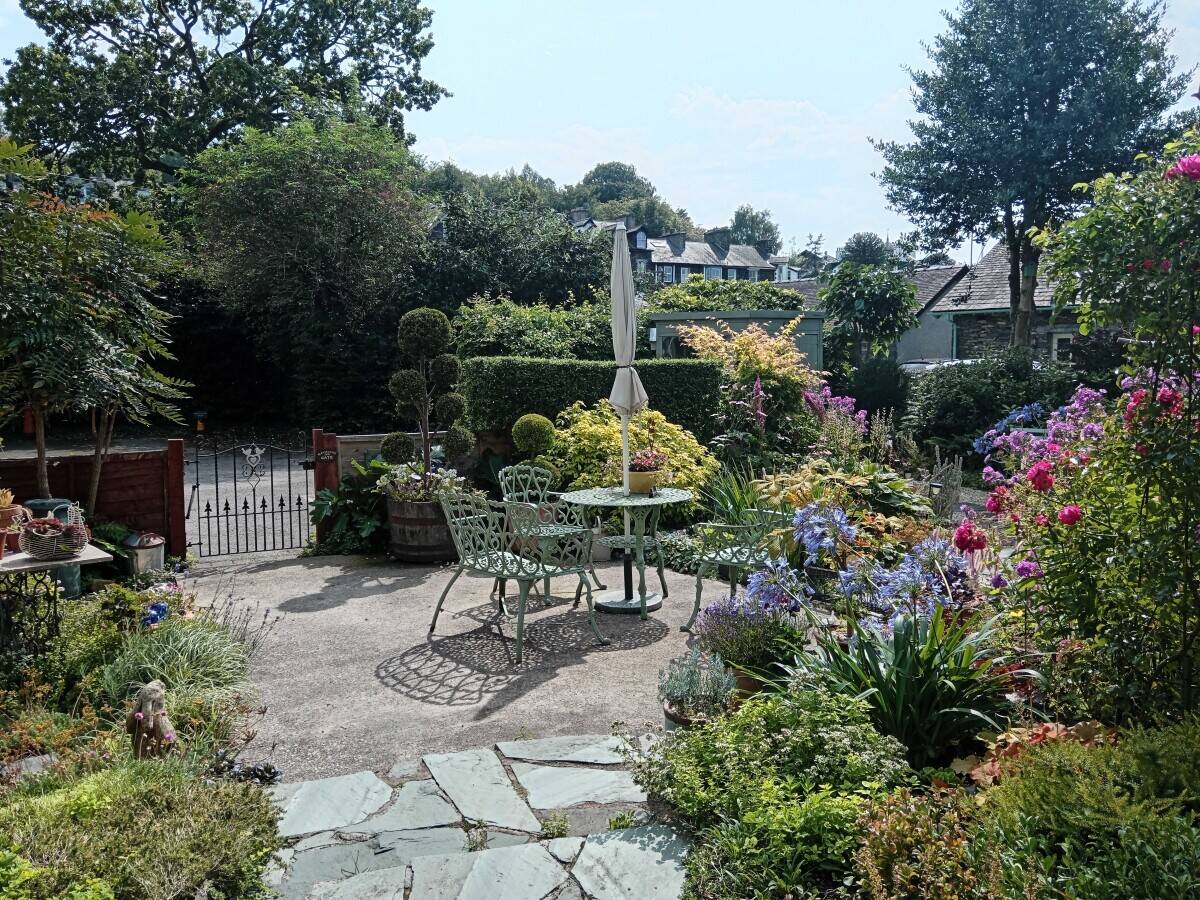 Leasehold Delightful Guest House Hotel Bed and Breakfast Living Accommodation Bownness-on-Windermere Photo 4