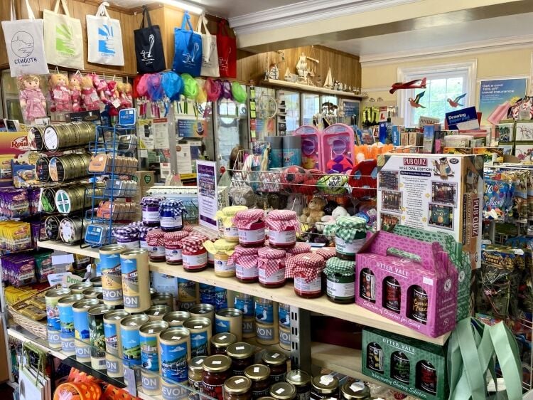 POST OFFICE, STATIONERY, CARDS & GIFTS Photo 4