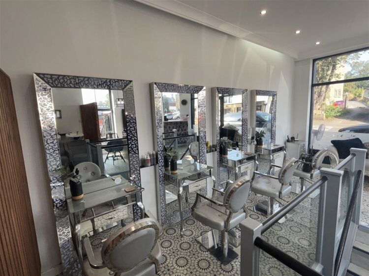 Beauty, Therapy & Tanning For Sale in Cleckheaton Photo 4