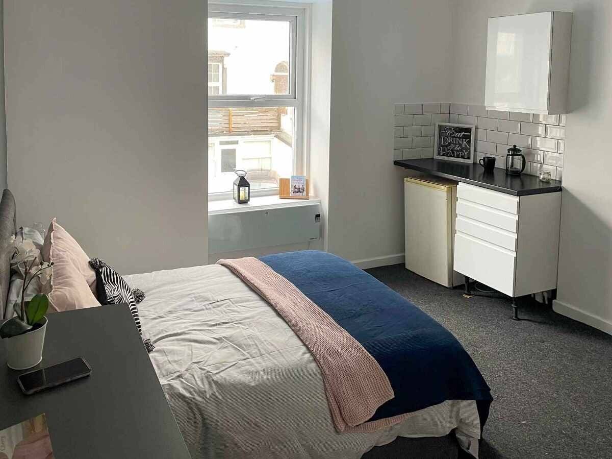 Exceptional Turnkey HMO Investment Opportunity in Torquay Photo 4
