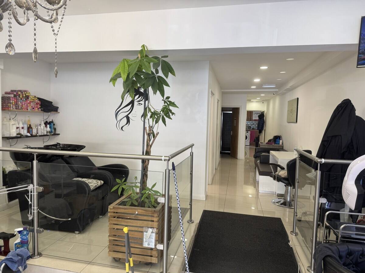 Beauty & Hairdressing salon in Chingford Mount