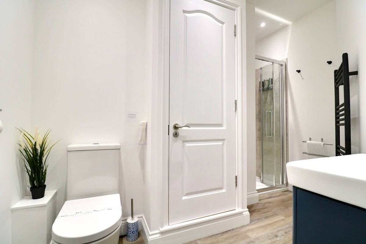 FREEHOLD PRIME HOLIDAY LET INVESTMENT