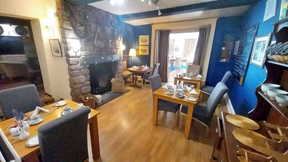 HEREFORDSHIRE - STRATEGICALLY LOCATED HOTEL
