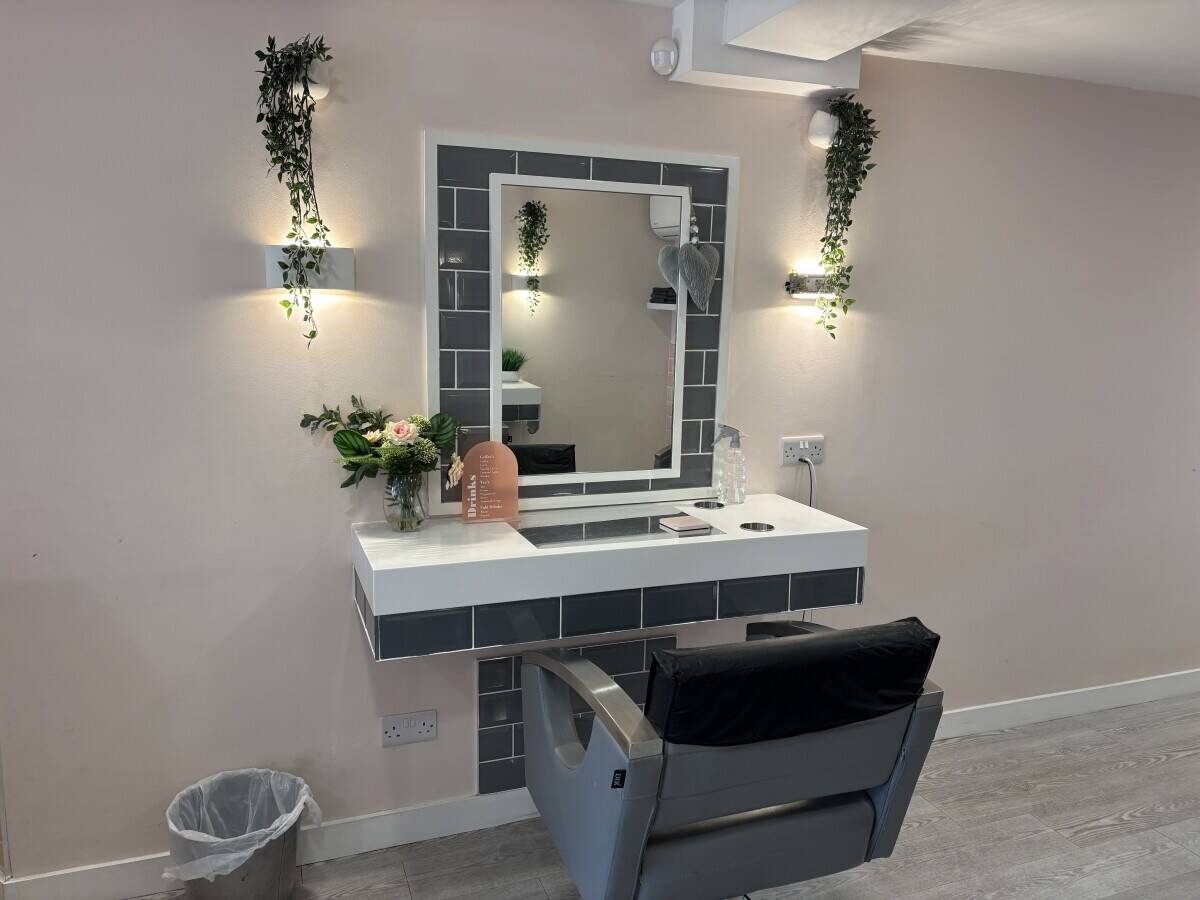 Hair salon for sale in Keynsham Bristol Photo 4
