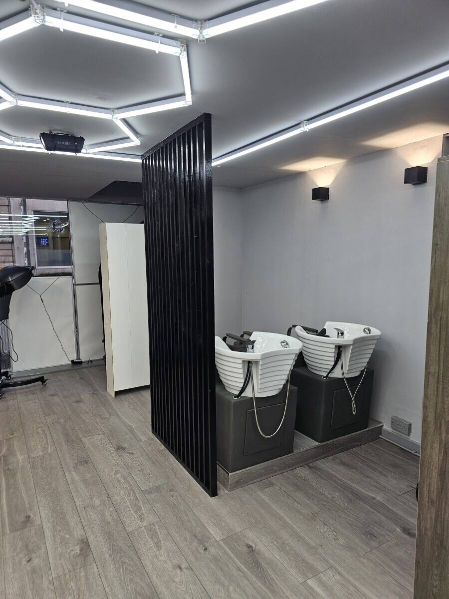 New 8- chair hair salon in Liverpool city centre