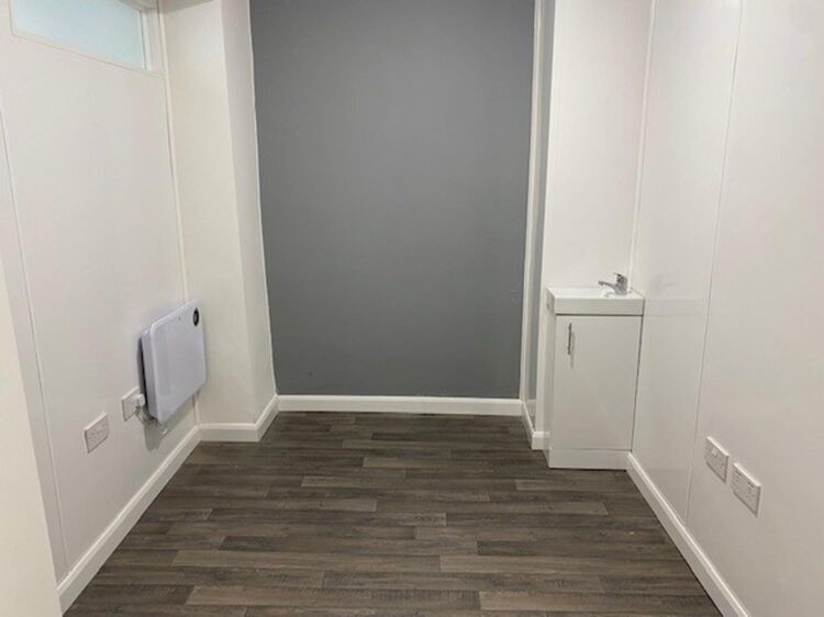 Leasehold Tanning Salon & Beauty Rooms Located In Northfield