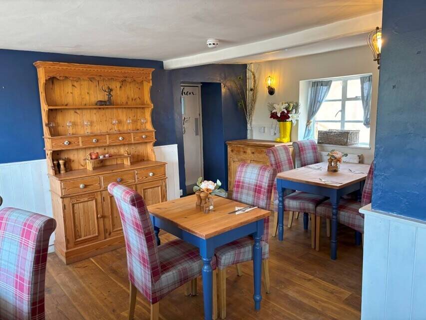 NORTHAMPTONSHIRE - VILLAGE PUB CLOSE TO THE OXFORDSHIRE AND WARWICKSHIRE BORDERS Photo 4