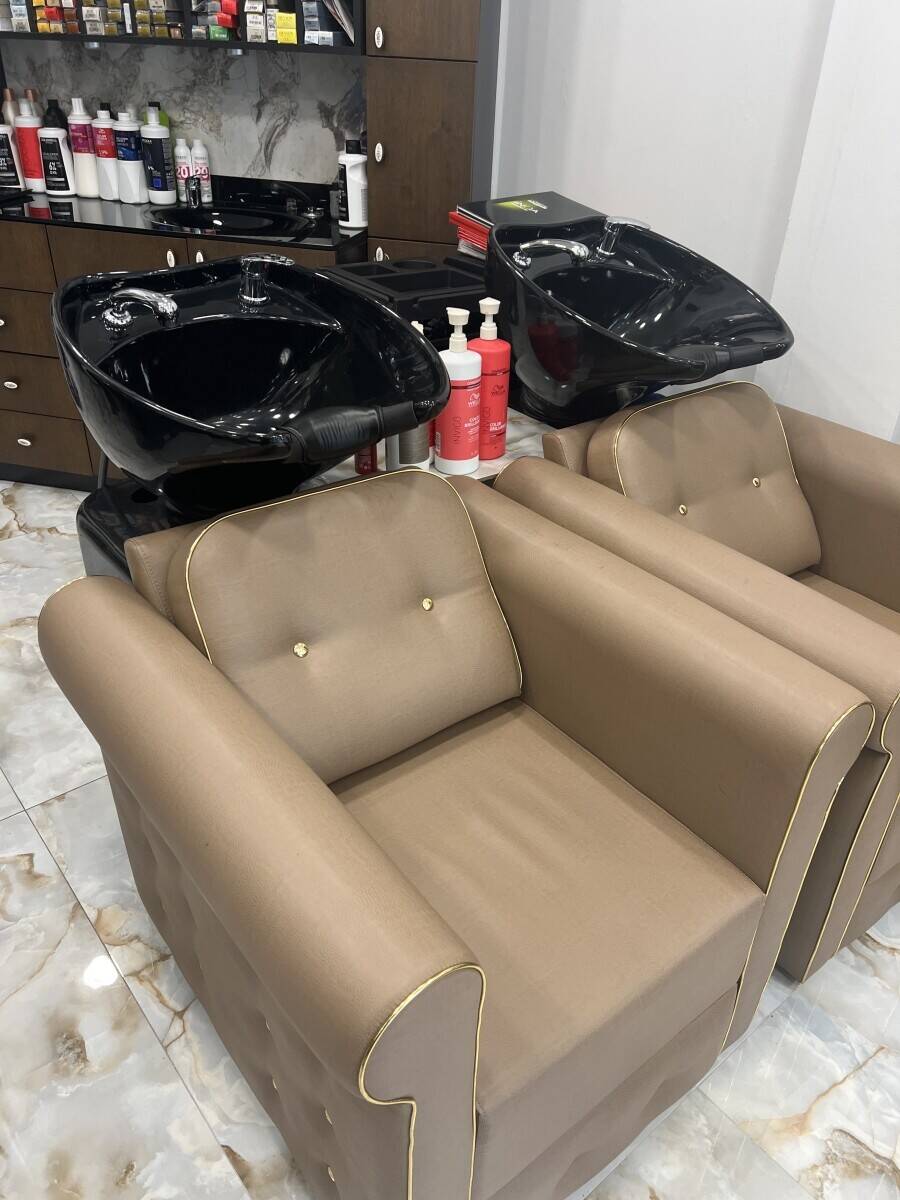 Ladies hair and beauty salon Photo 4
