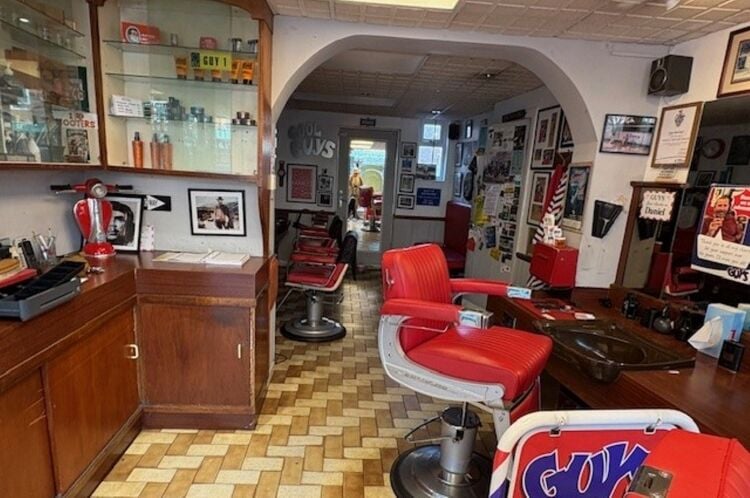 Established Barbers Shop - Knutsford Photo 4