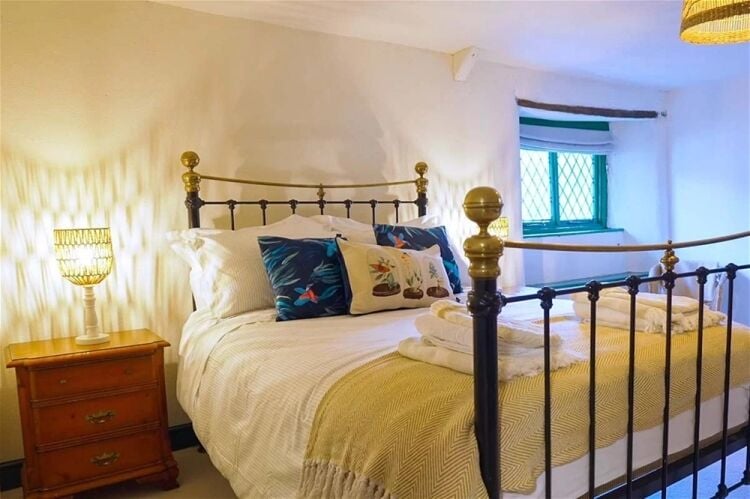 Historic Riverside Thatched Inn Reimagined as a Private Retreat For Sale in Tiverton